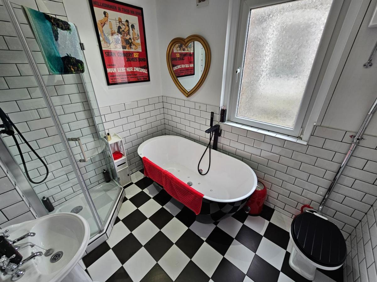 Southsea Royale James Bond 3 Bed Cool Penthouse, Seafront Parking Portsmouth Esterno foto